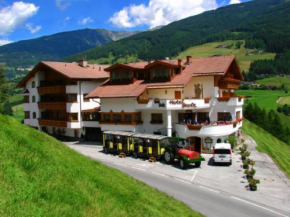  Hotel Stolz  Матрай